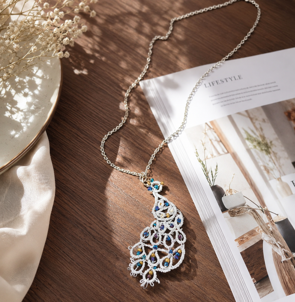 ciondolo pavone tatting